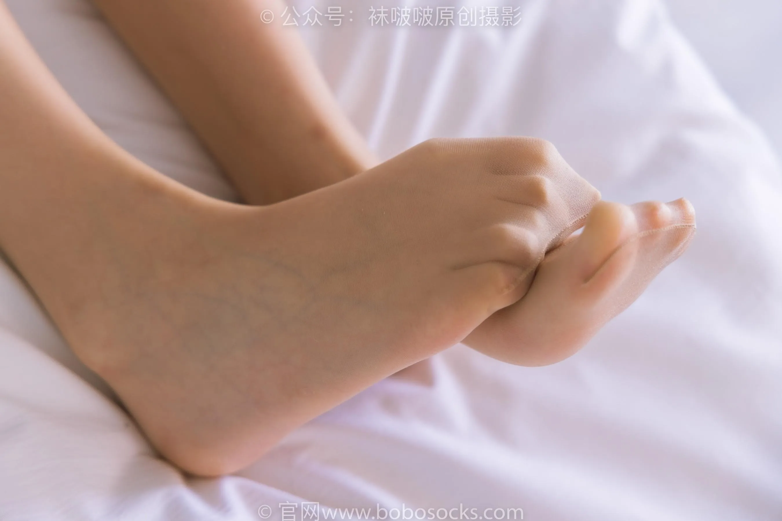[BoBoSocks袜啵啵]NO.216 小甜豆-两双高跟鞋、肉丝、油亮黑丝 [90P]插图3